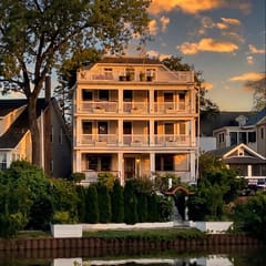 6BR Entire Lakefront Historic Home -Walk to Asbury
